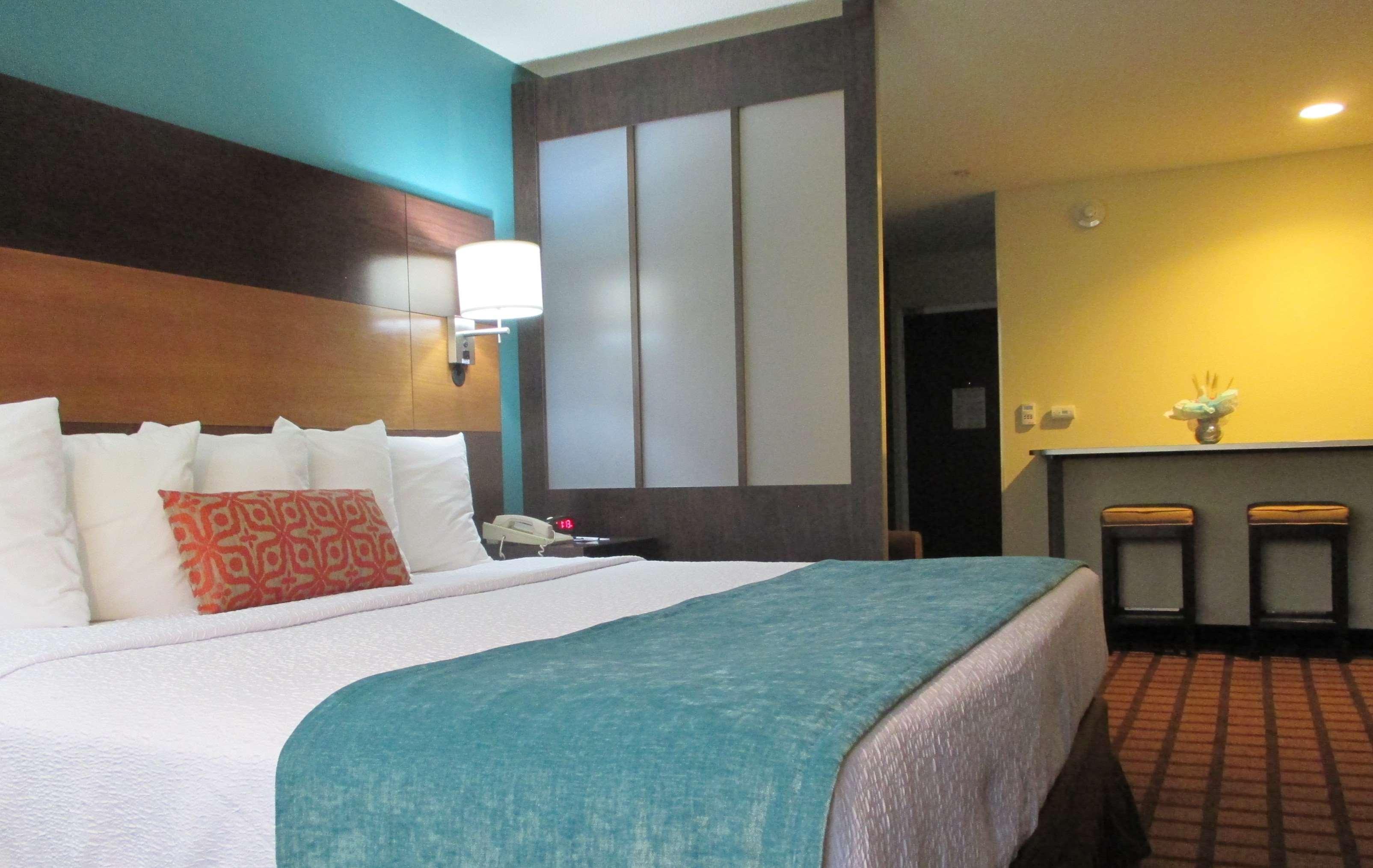 Best Western Plus Harrisburg Mechanicsburg Hotel 3*